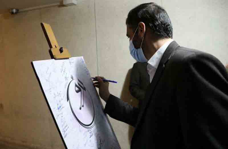 قدردان هنرمندانی هستیم که چراغ تئاتر را روشن نگه داشته&zwnj;اند