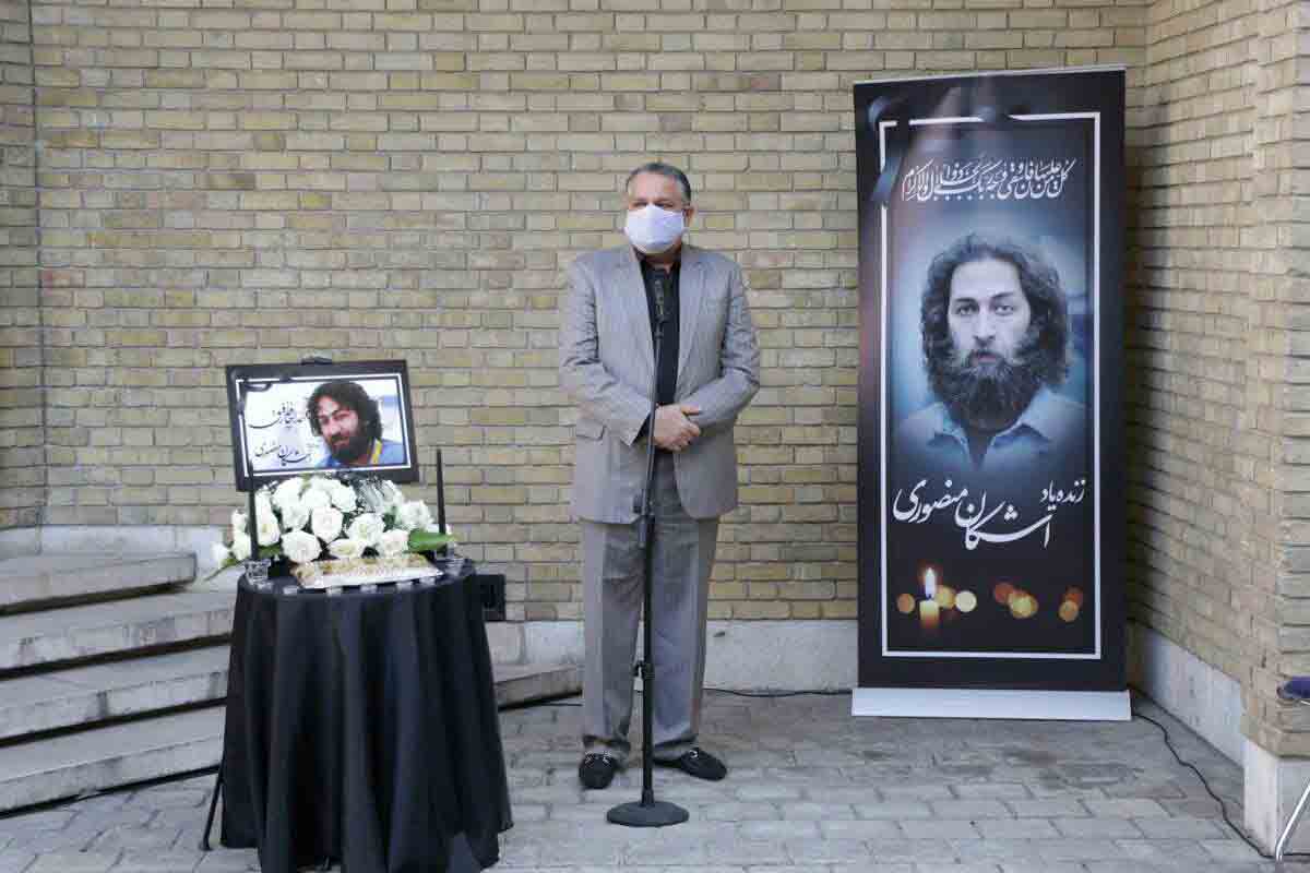 مرحوم اشکان منصوری صاحب هوش فرهنگی، ادب و متانت&zwnj; بود