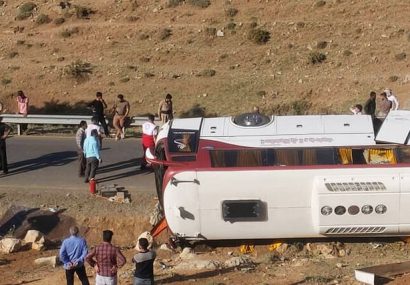 سازمان راهداری تأیید کرد: مقصر بودن راننده در حادثه واژگونی اتوبوس خبرنگاران