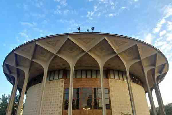 امکان برنامه&zwnj;ریزی مناسب برای تئاترها وجود ندارد