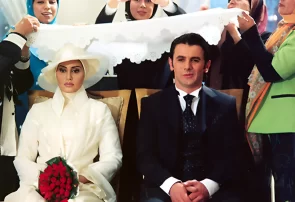 روز پنجم فروردین با «عروس فراری» امین حیایی در تلویزیون