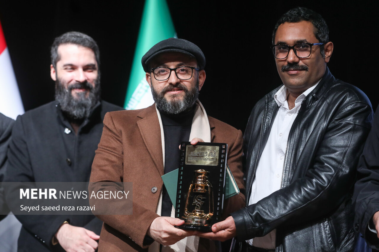 کمال شرف: در حال مبارزه هستم و کاریکاتور را به عنوان کار جهادی میبینم