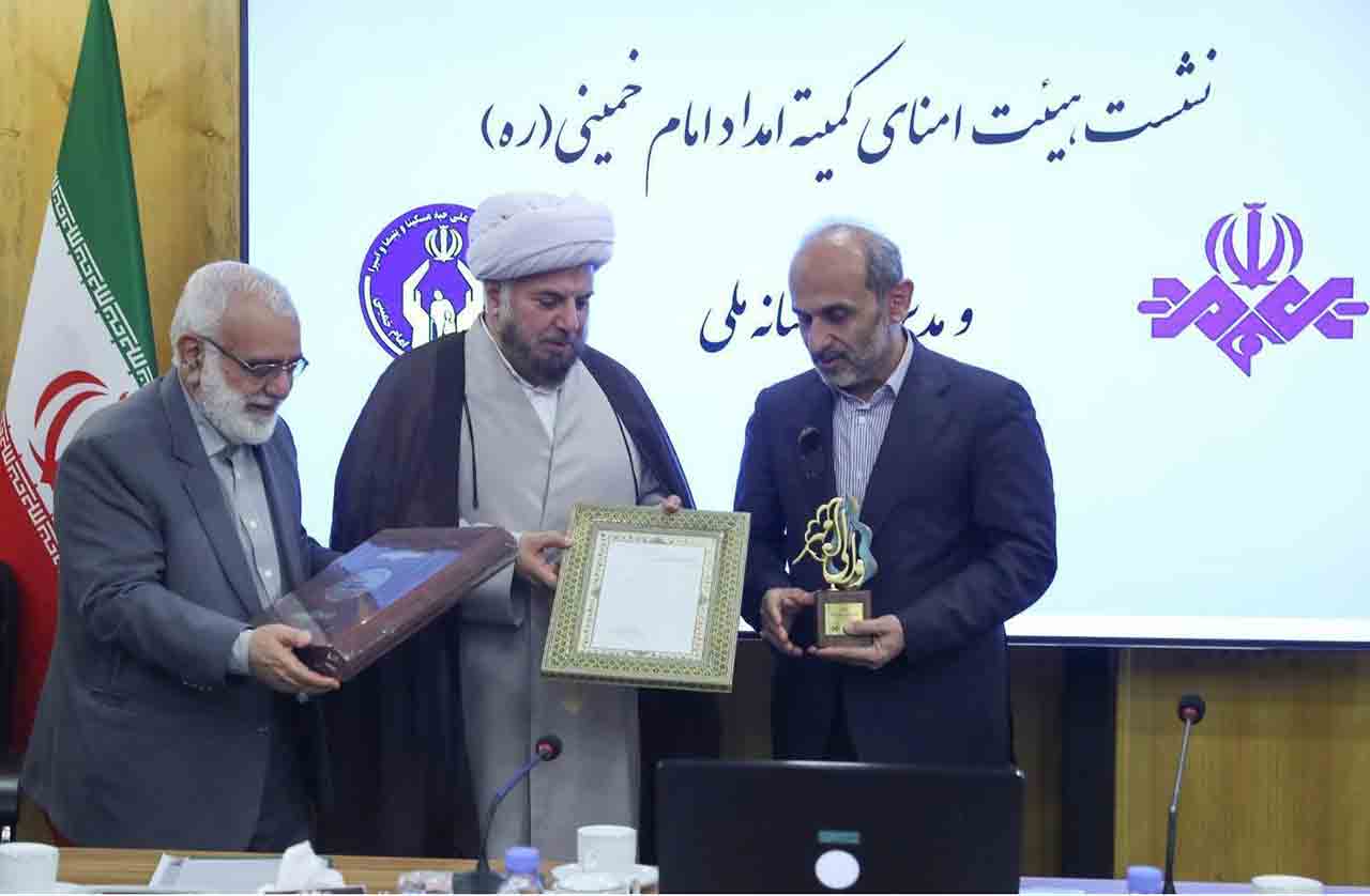 اهدای نشان &laquo;والی مهر&raquo; به رئیس رسانه ملی